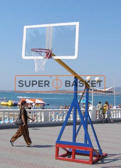 Баскетбольная стойка установленная в Геленджике